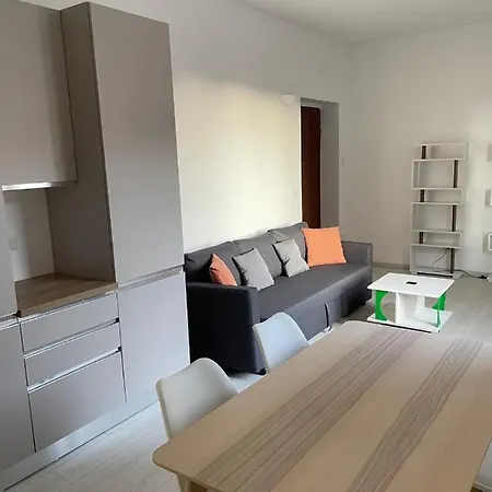 B Apartment *